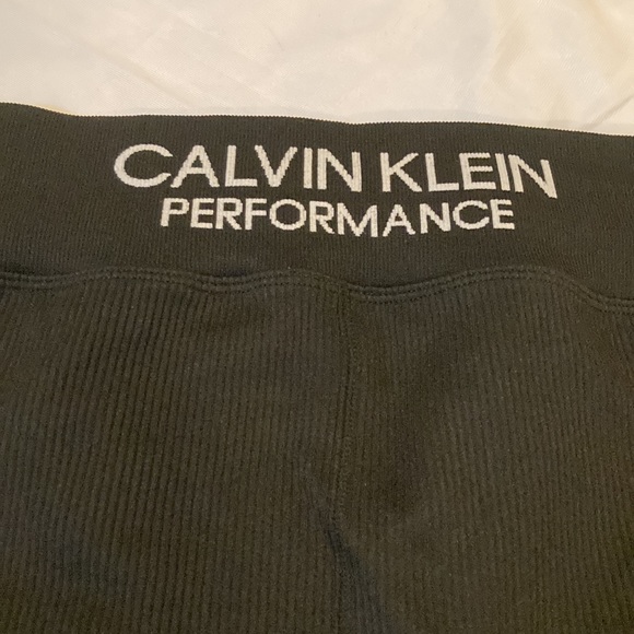Calvin Klein performance shorts size M - Picture 2 of 4